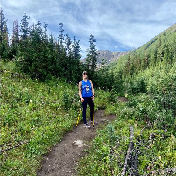 Meet your Posher, Claudia - Picture 1 of 1